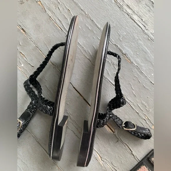 Like New! Authentic Chanel Braided CC Logo Leather  Thong Sandals Size EU 37 - Picture 11 of 16